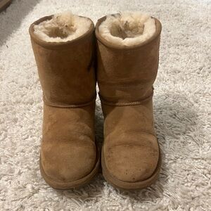 Kids Ugg Boots size 3 Chestnut